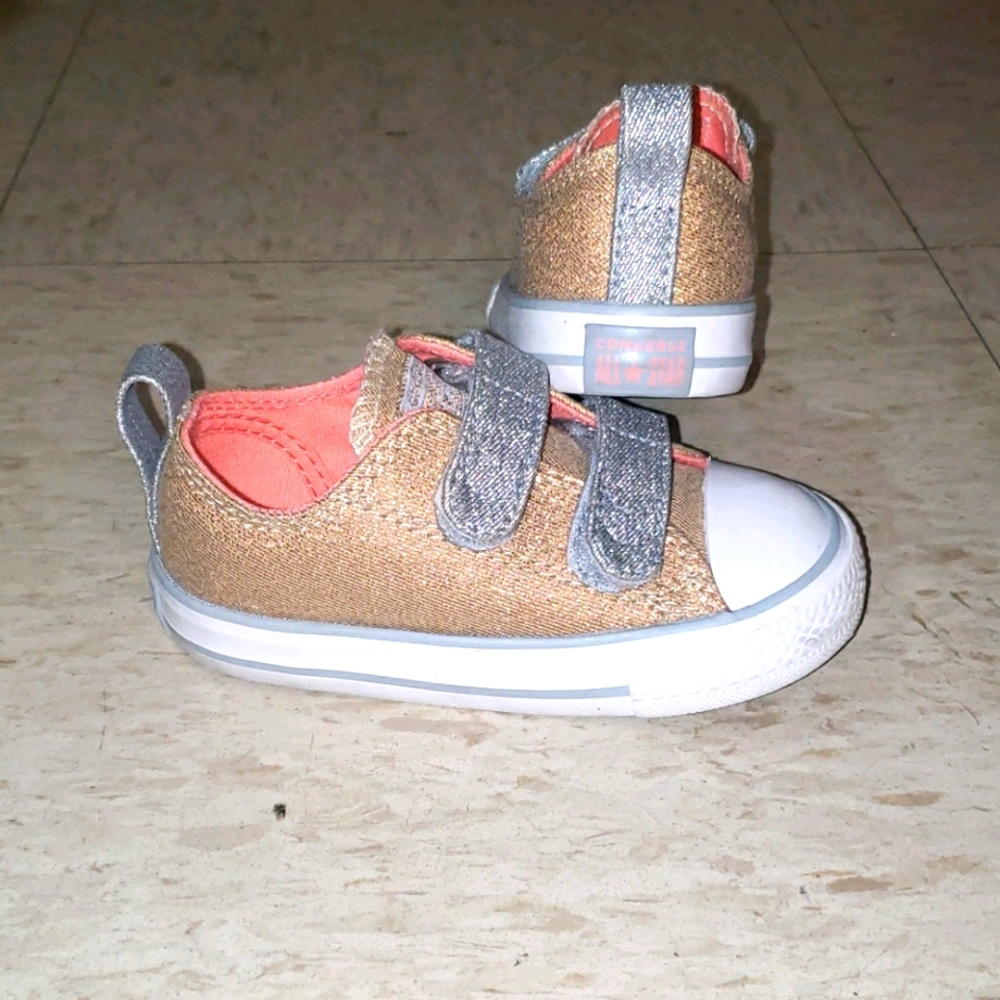 Toddler Converse size 6